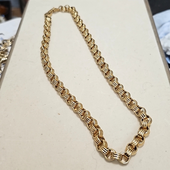 Givenchy Rollover Necklace - Picture 2 of 4
